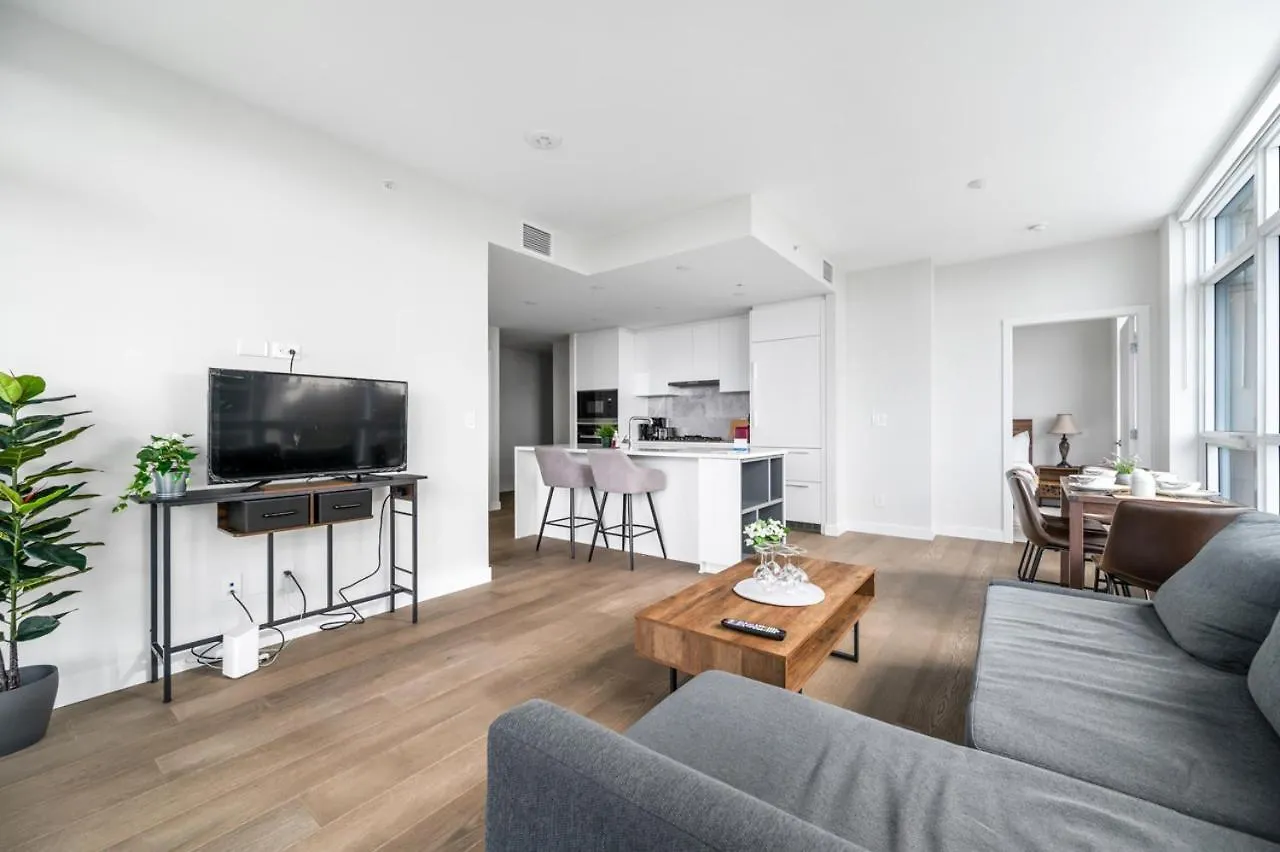 Urban Oasis: Stylish Apartment Retreat At Ubc Vancouver Canada