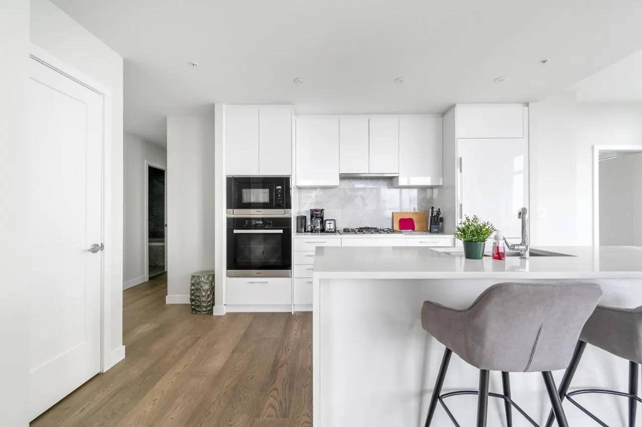 Urban Oasis: Stylish Apartment Retreat At Ubc Vancouver 0*,  Canada
