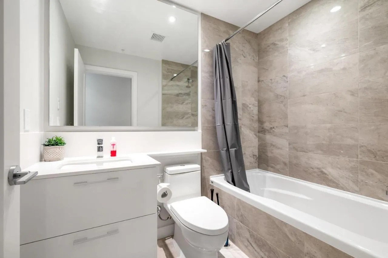 Urban Oasis: Stylish Apartment Retreat At Ubc Vancouver