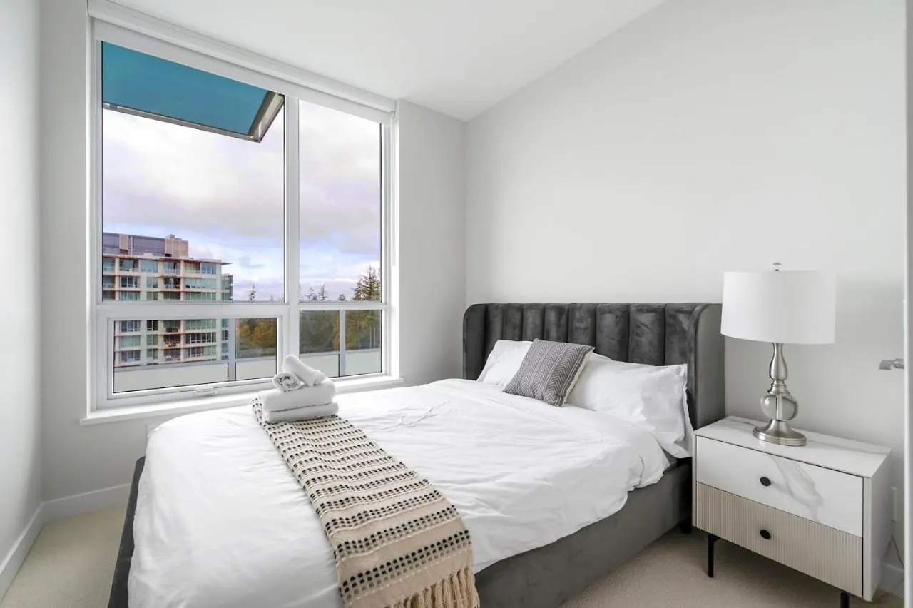 Urban Oasis: Stylish Apartment Retreat At Ubc Vancouver Canada