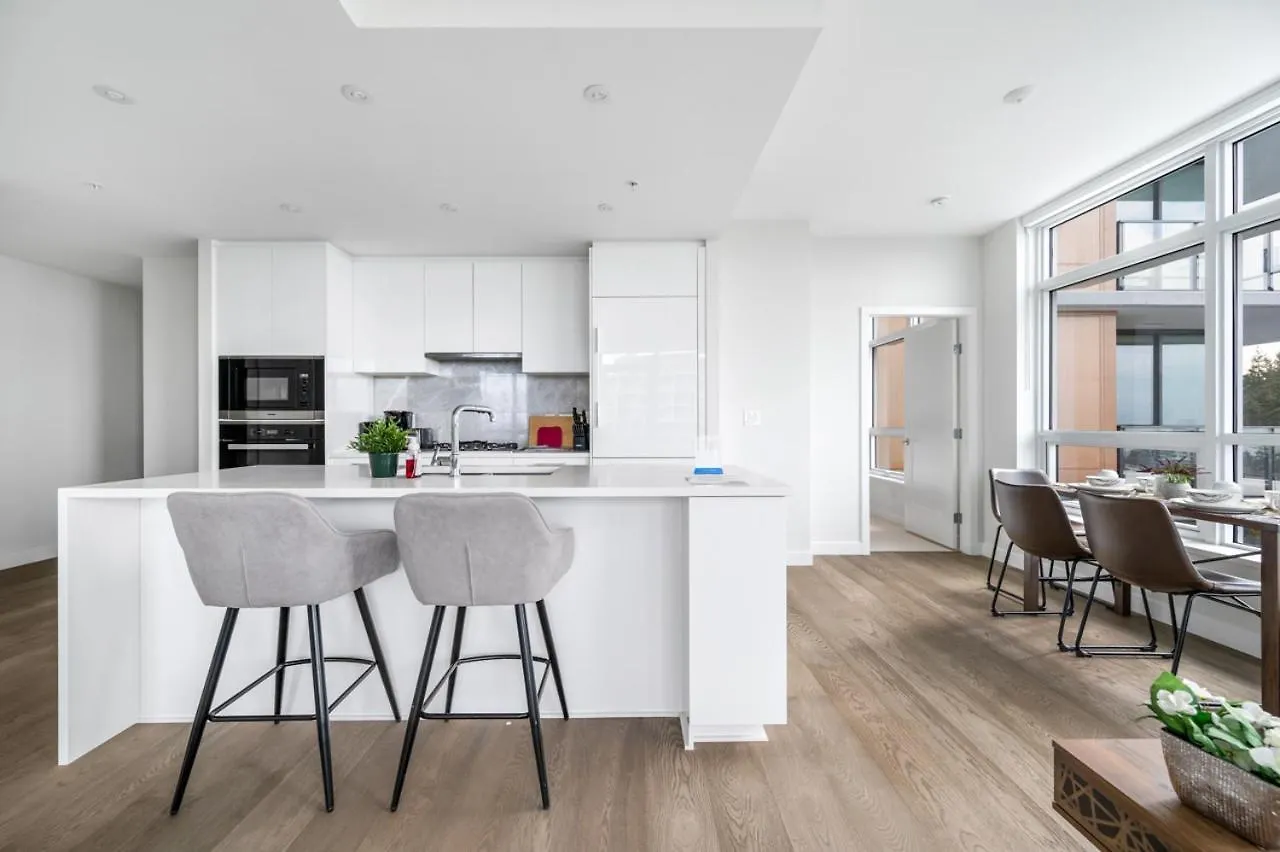 Urban Oasis: Stylish Apartment Retreat At Ubc Vancouver