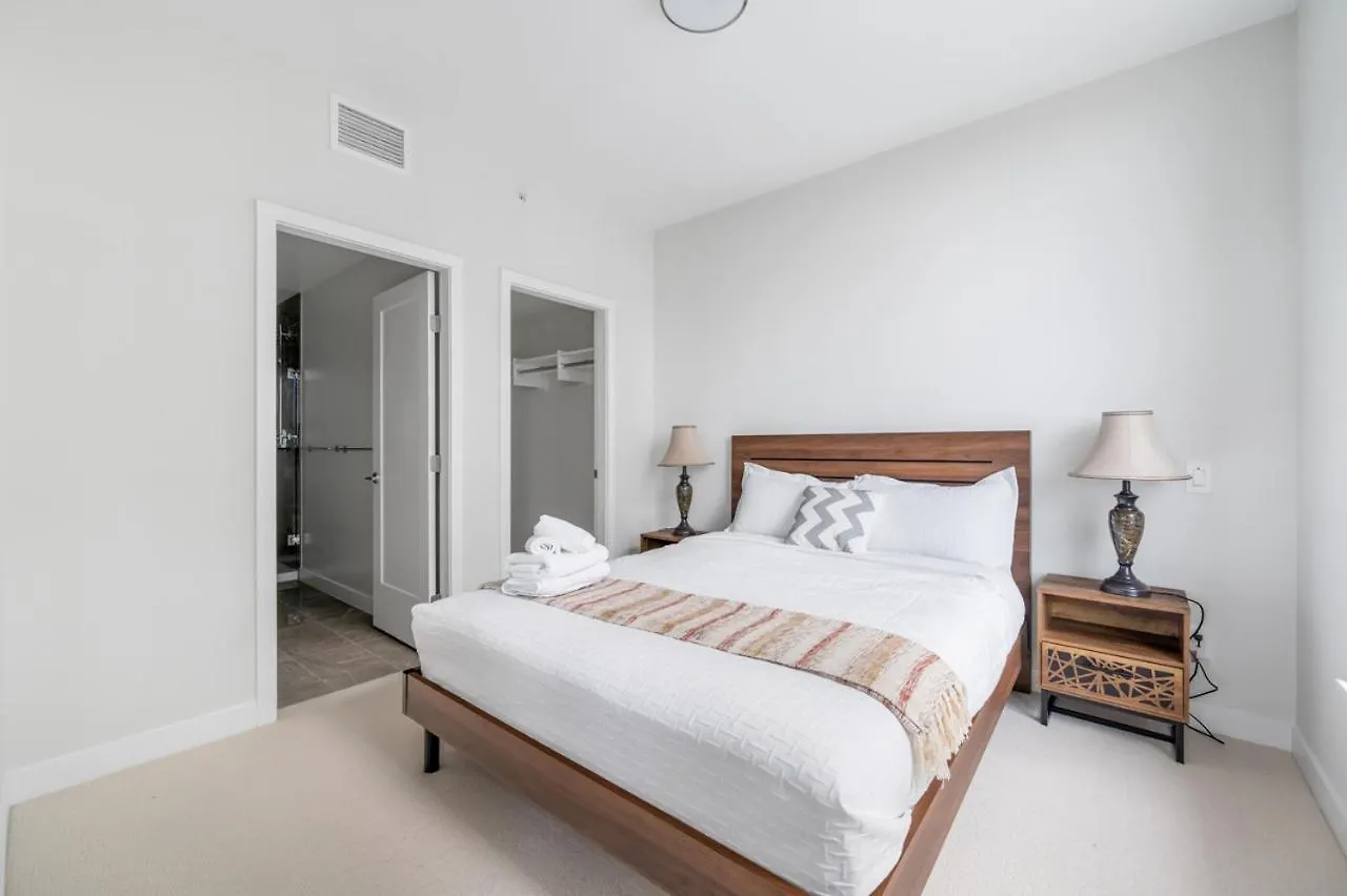 Urban Oasis: Stylish Apartment Retreat At Ubc Vancouver 0*,