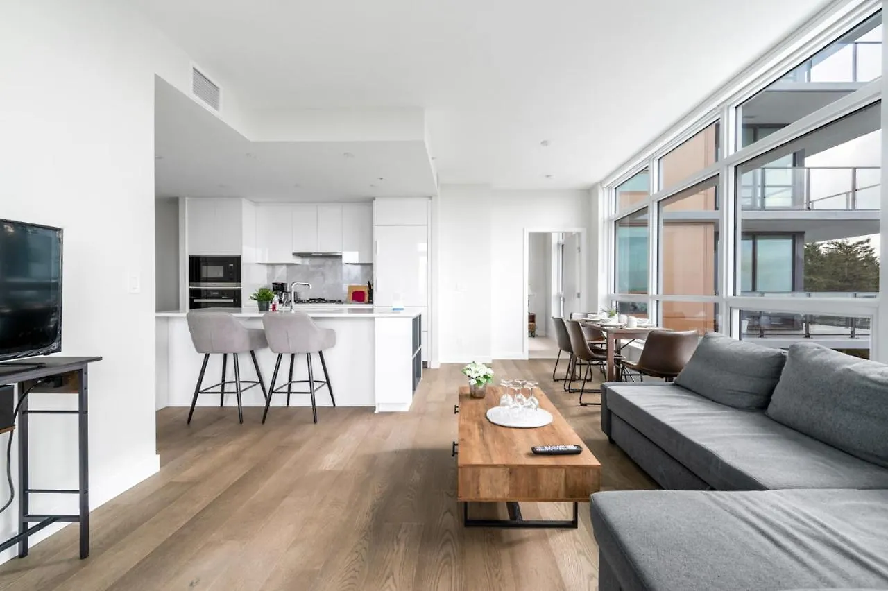 Urban Oasis: Stylish Apartment Retreat At Ubc Vancouver